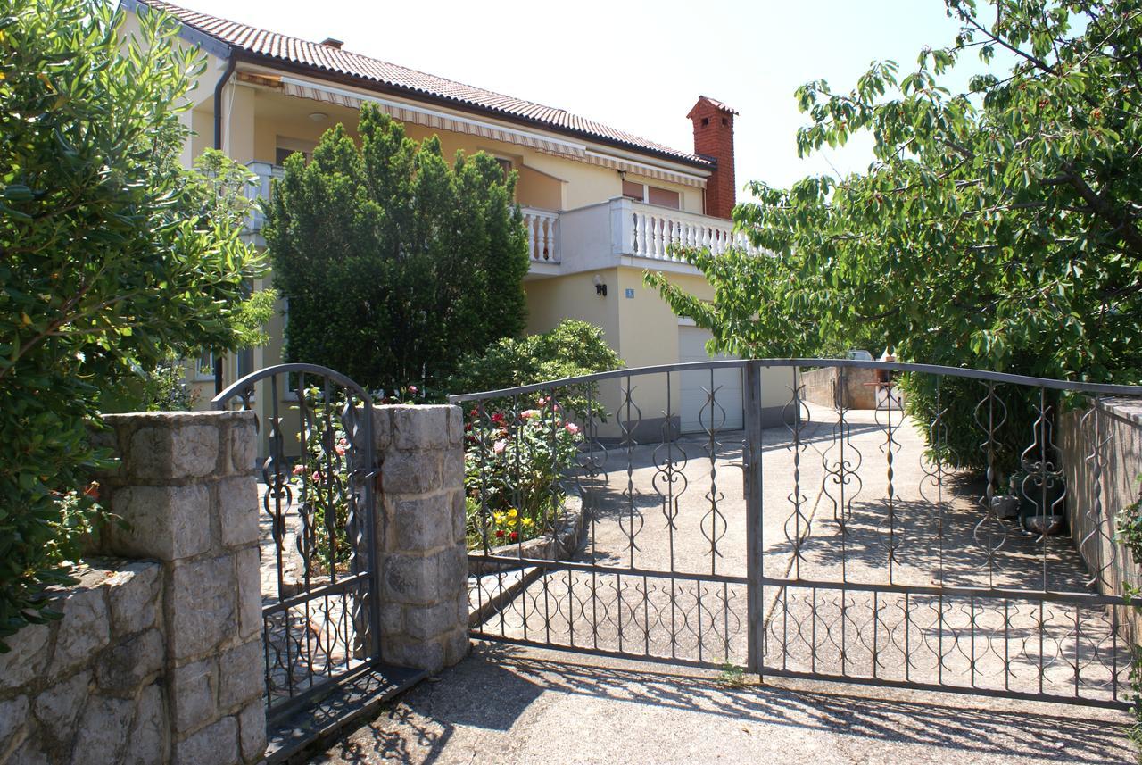 Apartments Nikola Krk Town Exterior foto